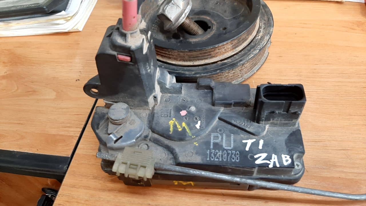 CERRADURA PUERTA TRASERA IZQUIERDA
