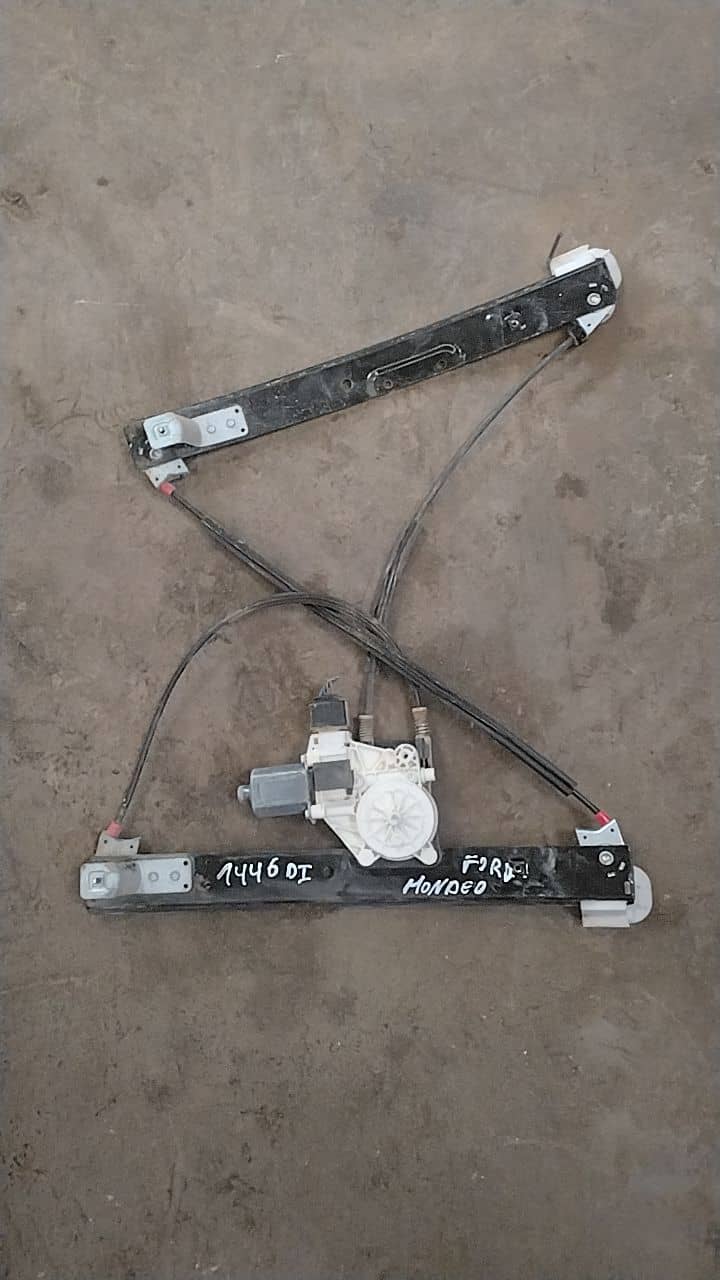 ELEVALUNAS DELANTERO IZQUIERDO