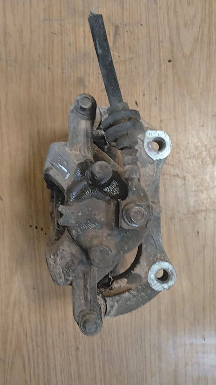 PINZA DE FRENO DELANTERA DERECHA