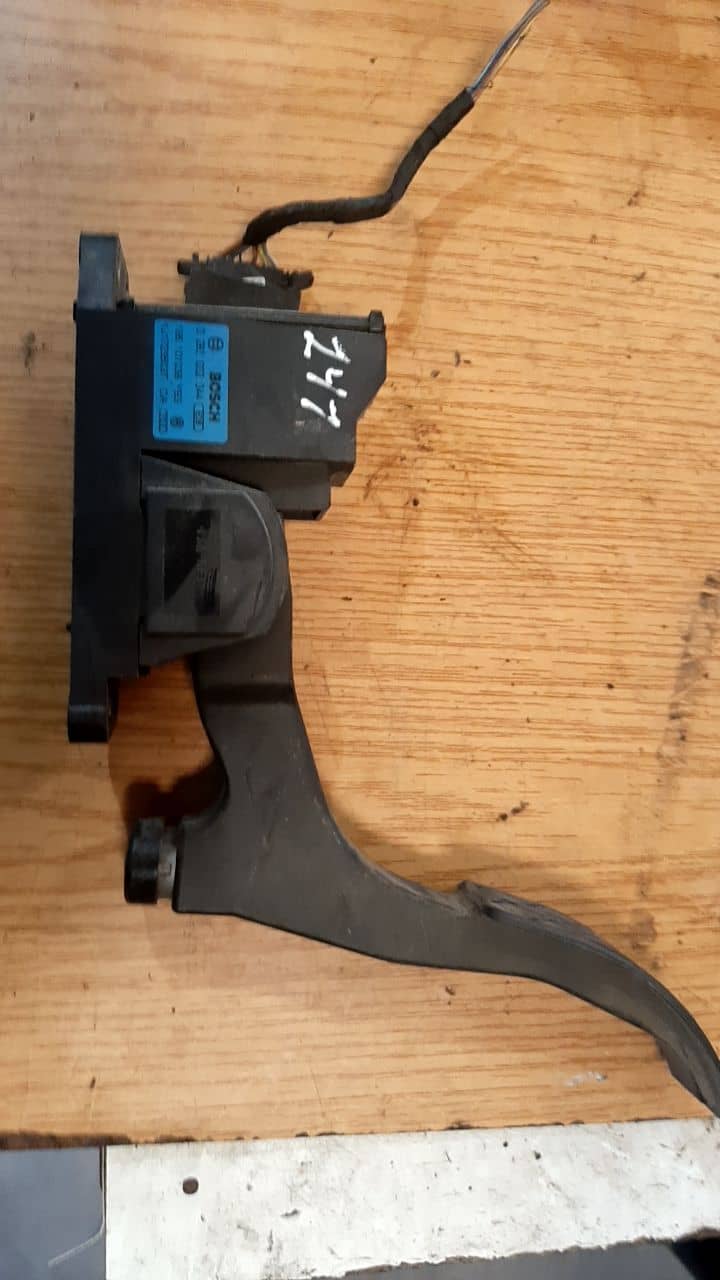 PEDAL ACELERADOR
