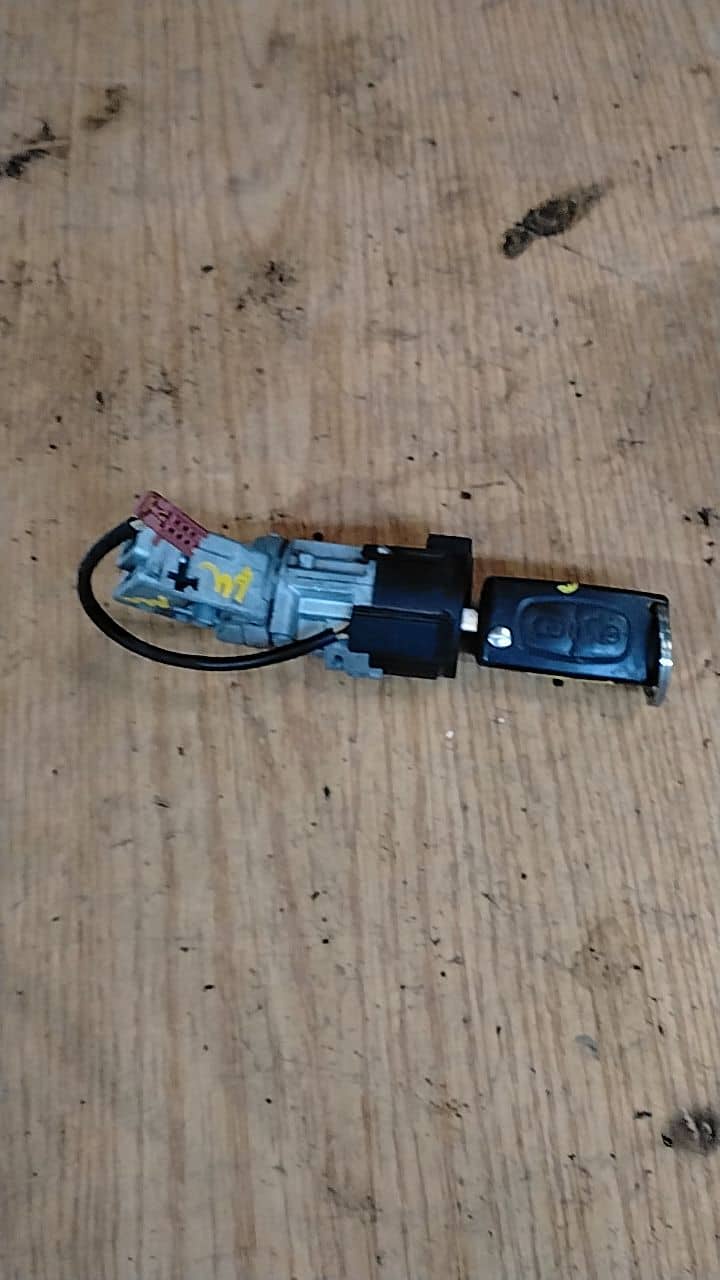 CONMUTADOR DE ARRANQUE