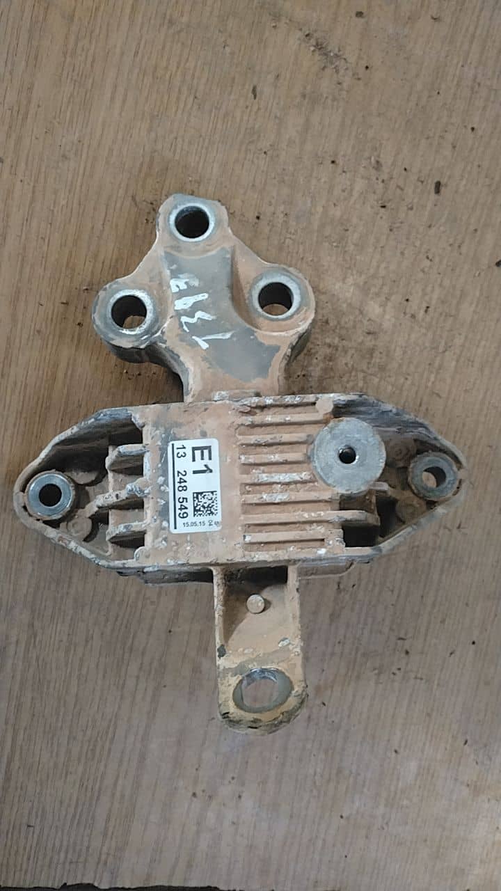 SOPORTE MOTOR IZQUIERDO