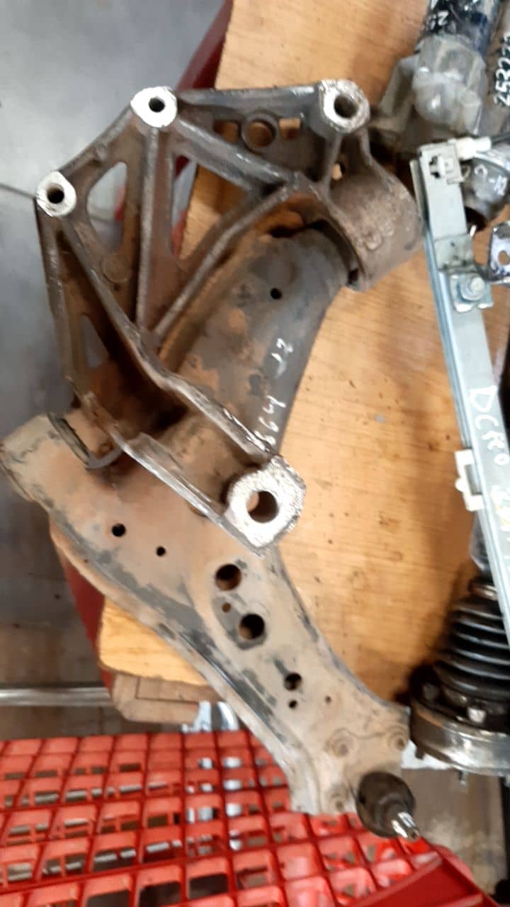 BRAZO SUSPENSION INFERIOR DELANTERO IZQUIERDO