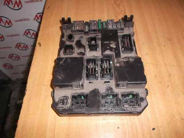 CAJA RELES / FUSIBLES