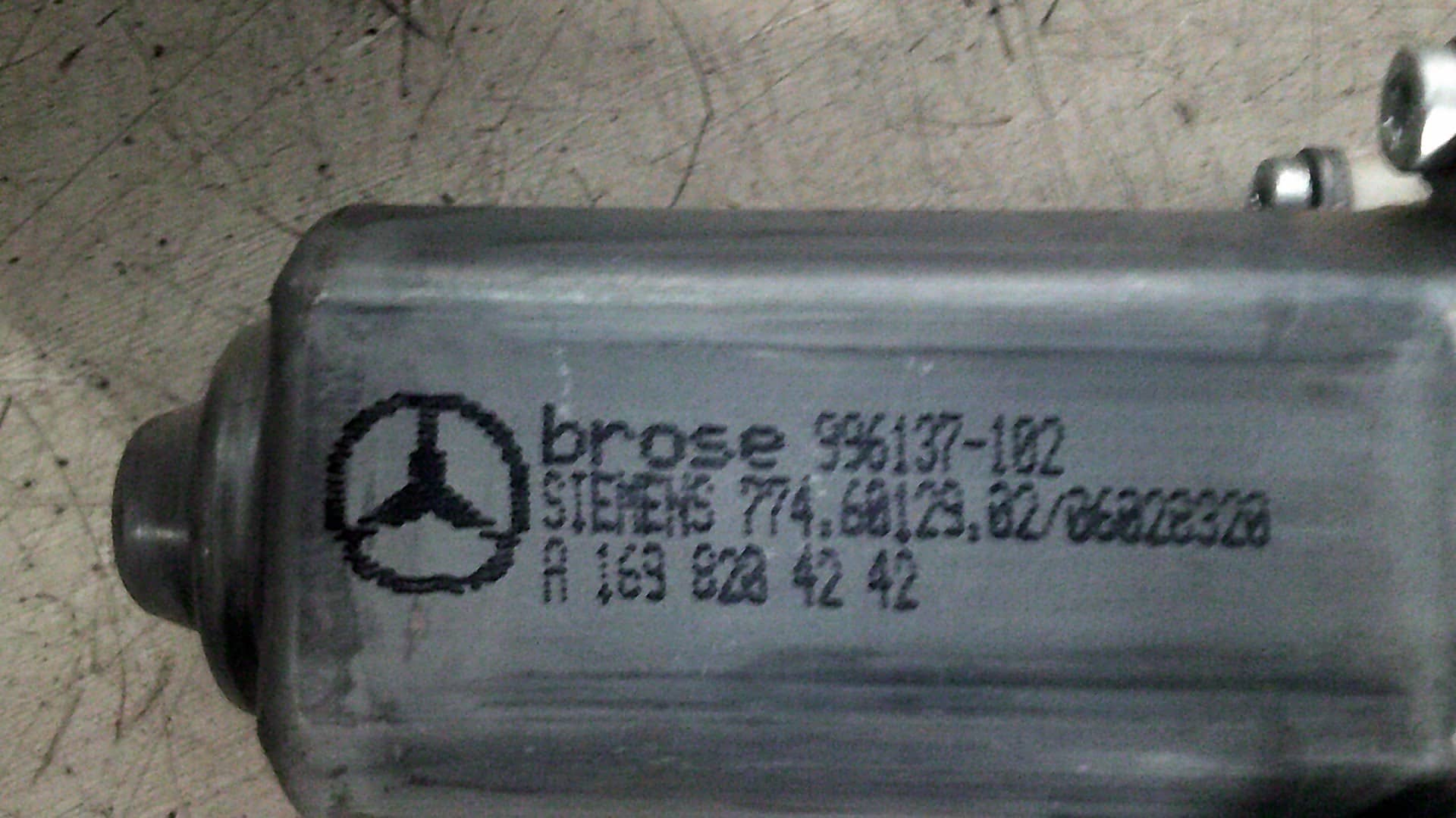 MOTOR ELEVALUNAS DELANTERO DERECHO