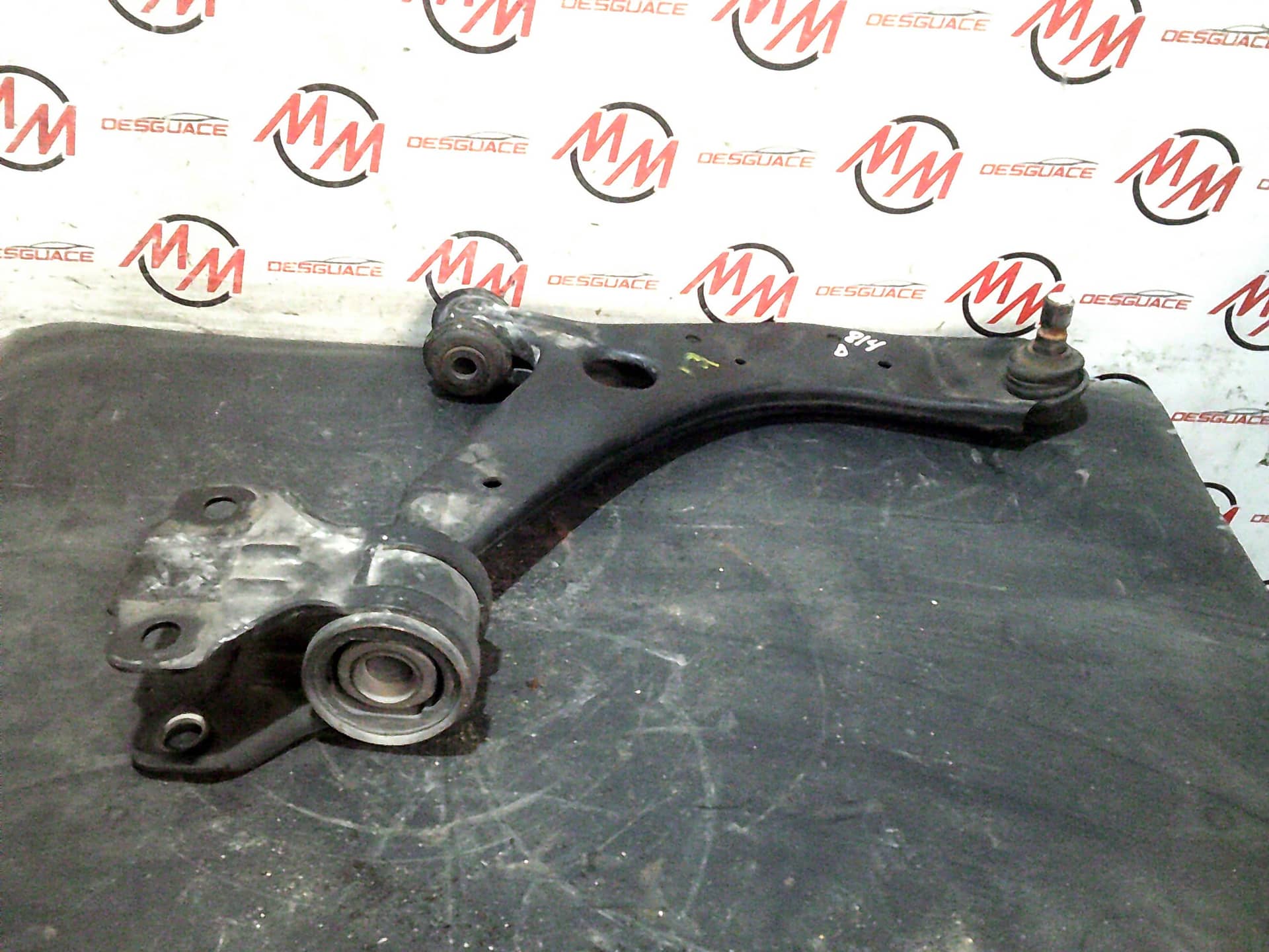BRAZO SUSPENSION INFERIOR DELANTERO DERECHO