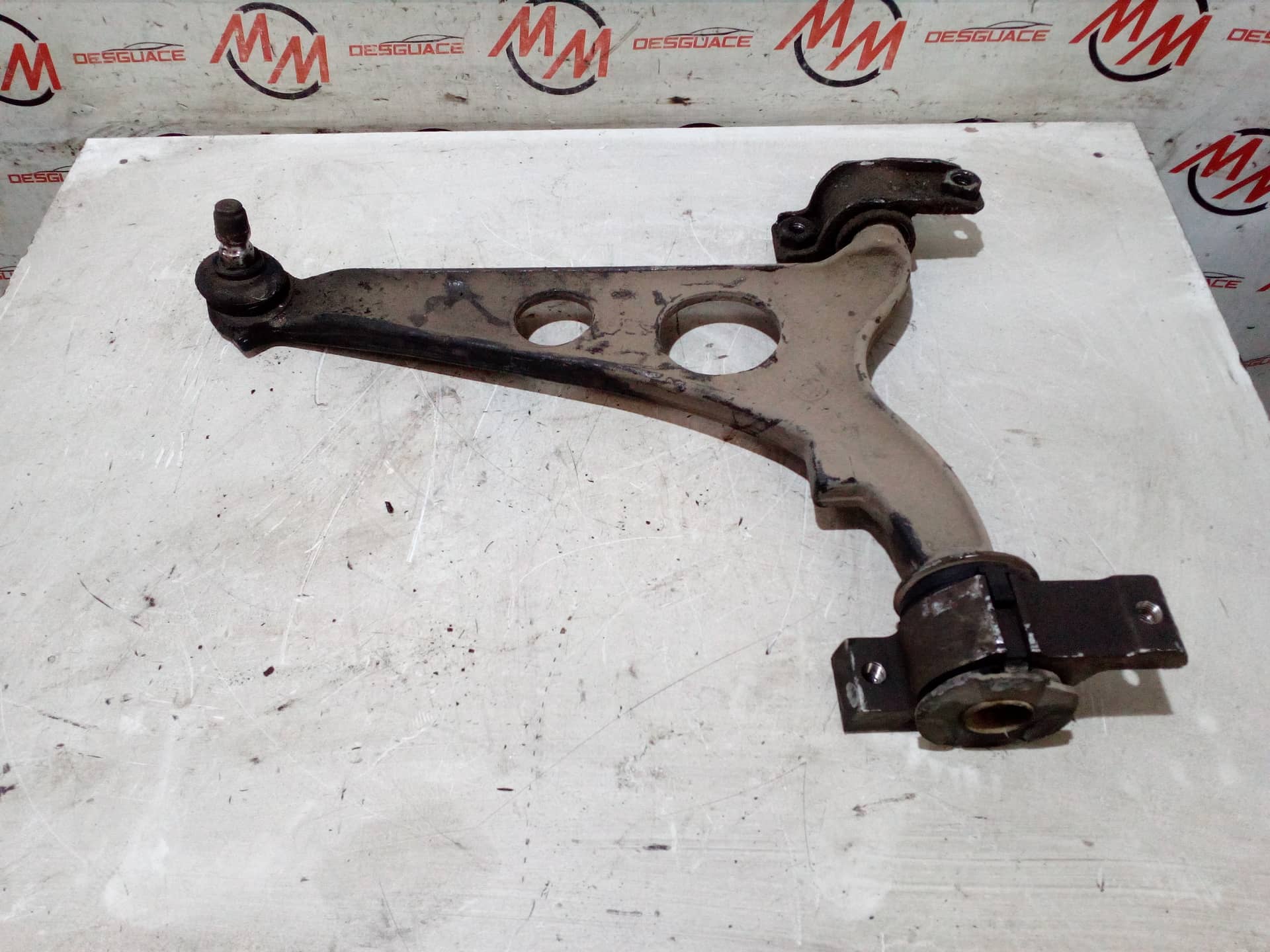 BRAZO SUSPENSION INFERIOR DELANTERO IZQUIERDO