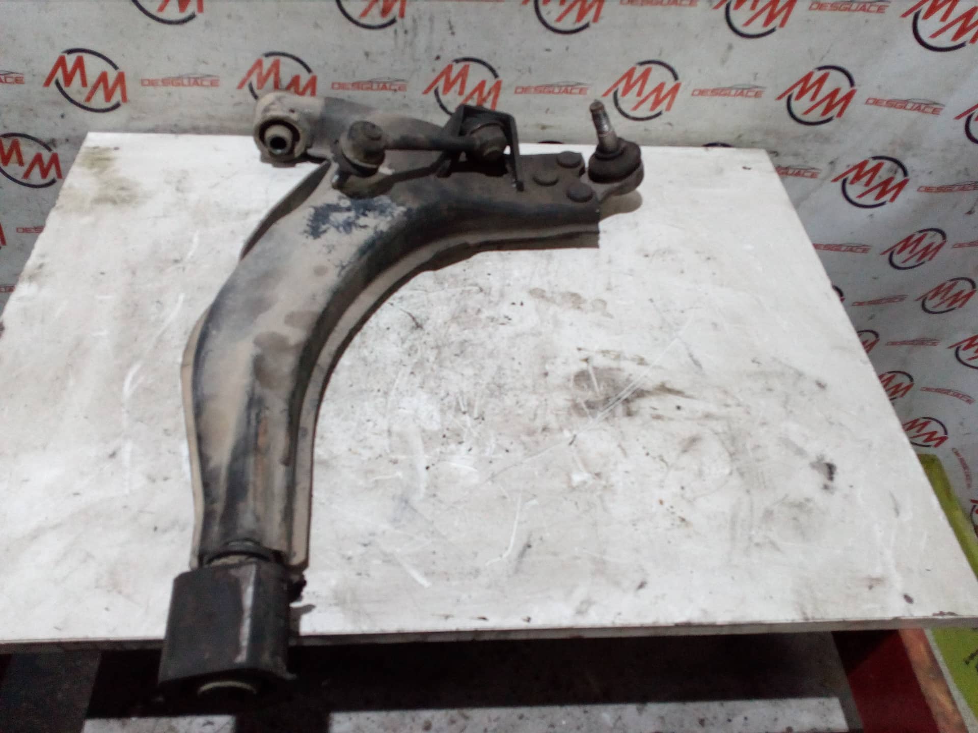 BRAZO SUSPENSION INFERIOR DELANTERO DERECHO