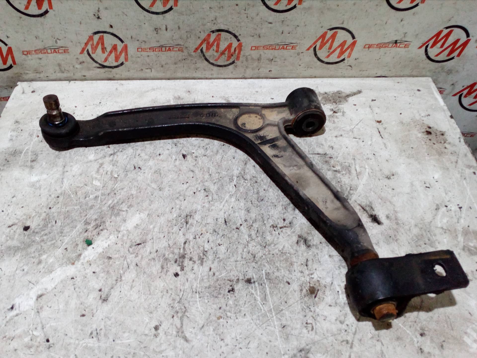 BRAZO SUSPENSION DELANTERO IZQUIERDO
