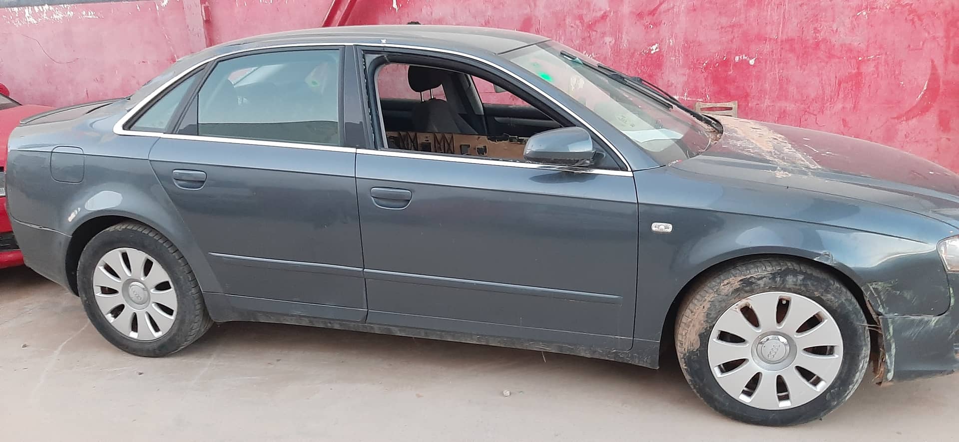 Audi A4 Avant (8E)(2004->)