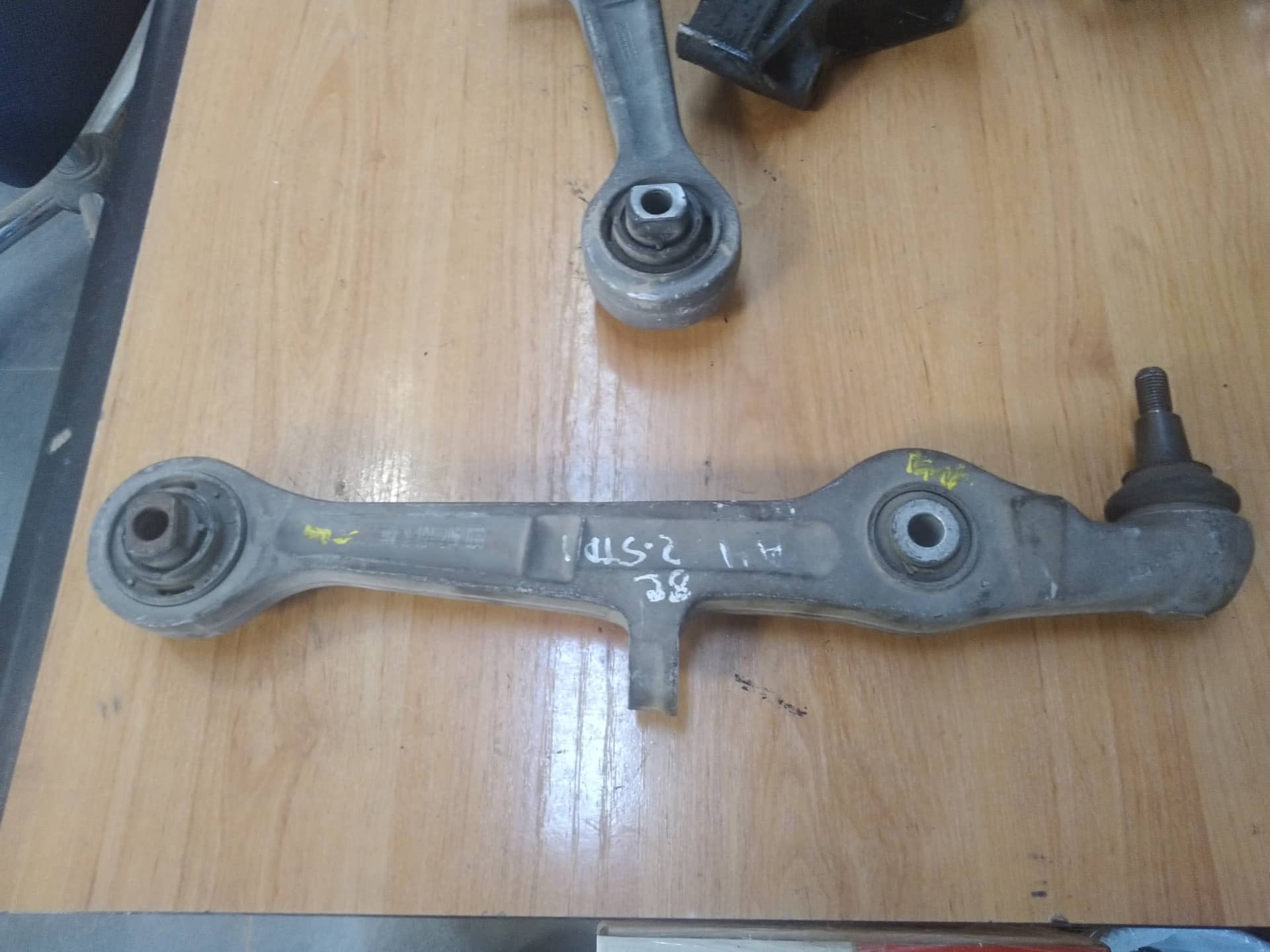 BRAZO SUSPENSION DELANTERO DERECHO