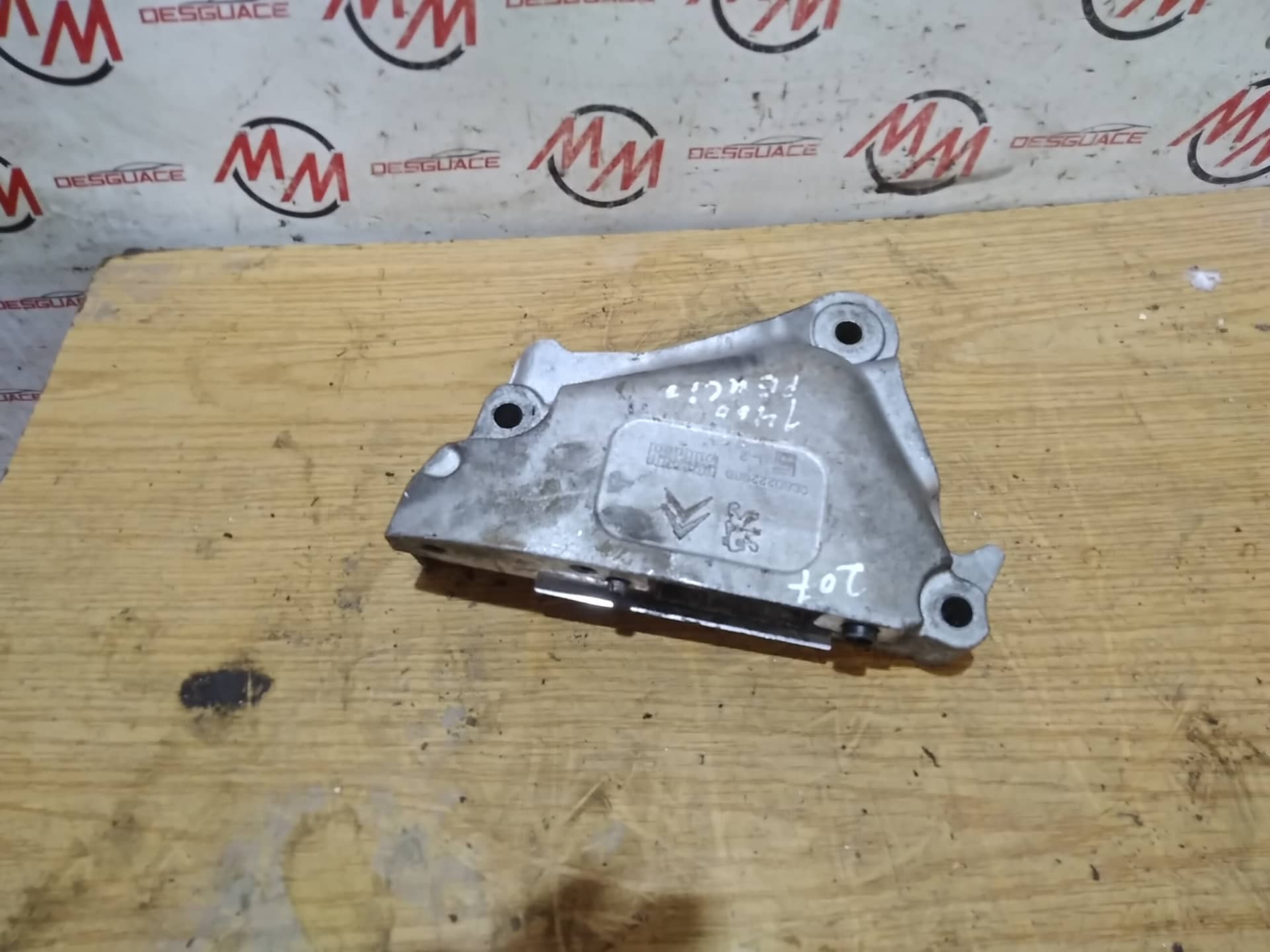 SOPORTE MOTOR DERECHO