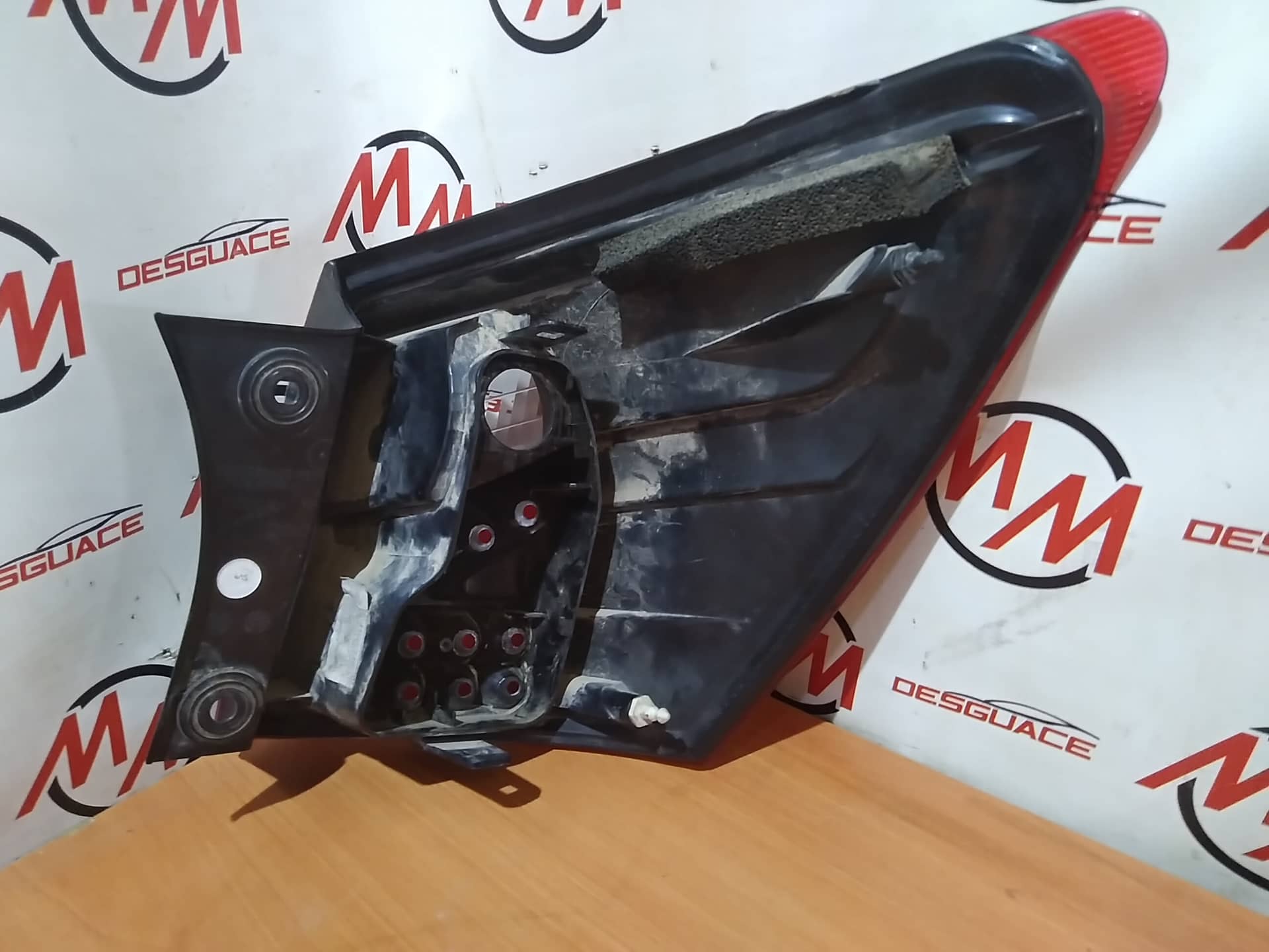 PILOTO TRASERO IZQUIERDO